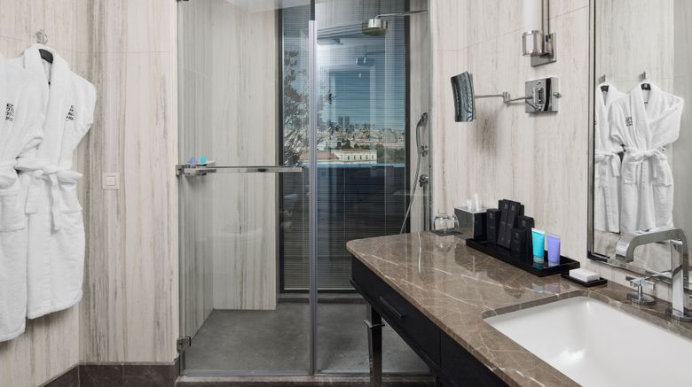<b>Gezi Hotel Bosphorus Room</b>. Images powered by <a href="https://www.leonardoworldwide.com/" title="Leonardo Worldwide" target="_blank">Leonardo</a>.