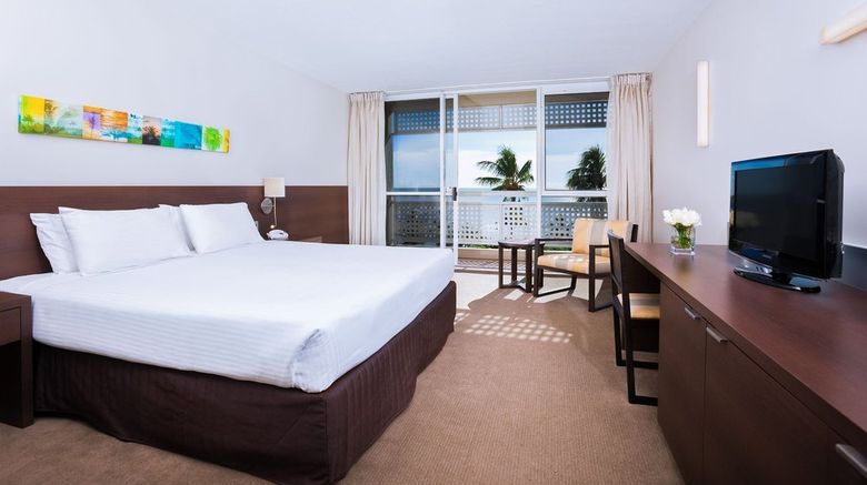 <b>Cairns Harbourside Hotel Suite</b>. Images powered by <a href="https://www.leonardoworldwide.com/" title="Leonardo Worldwide" target="_blank">Leonardo</a>.