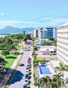 Cairns Harbourside Hotel