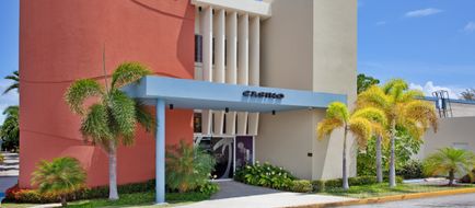 Holiday Inn Ponce & Tropical Casino Exterior