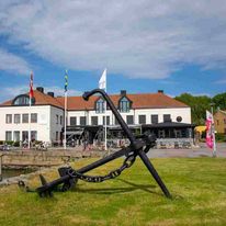 Dockyard Hotel