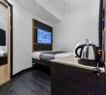 Z Hotel Trafalgar Room