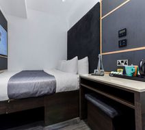 Z Hotel Trafalgar Room