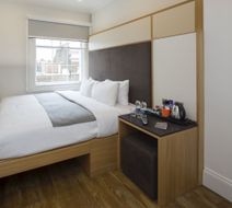 Z Hotel at Gloucester Place Room