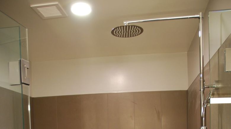 <b>Cedartree Hotel Room</b>. Images powered by <a href="https://www.leonardoworldwide.com/" title="Leonardo Worldwide" target="_blank">Leonardo</a>.