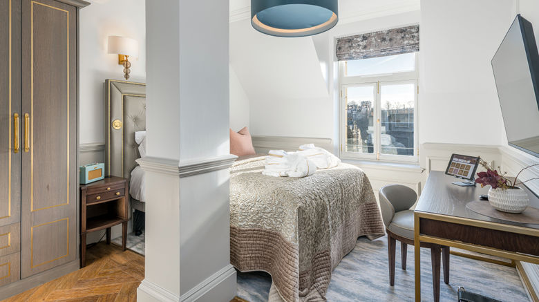 <b>RIGH Residences Suite</b>. Images powered by <a href="https://www.leonardoworldwide.com/" title="Leonardo Worldwide" target="_blank">Leonardo</a>.