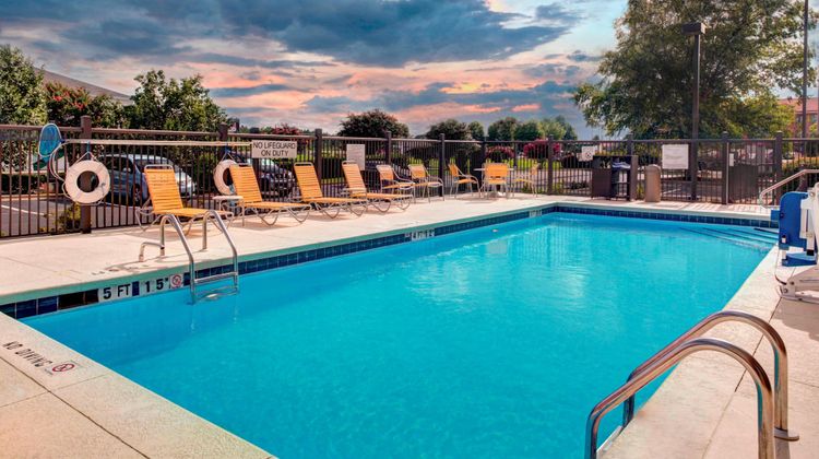 Fairfield Inn & Suites Anniston Oxford Pool