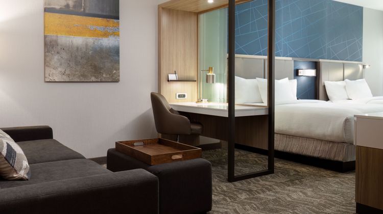 SpringHill Suites Pleasanton Suite