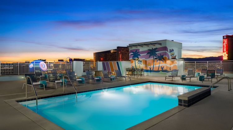 SpringHill Suites Las Vegas Conv Center Pool