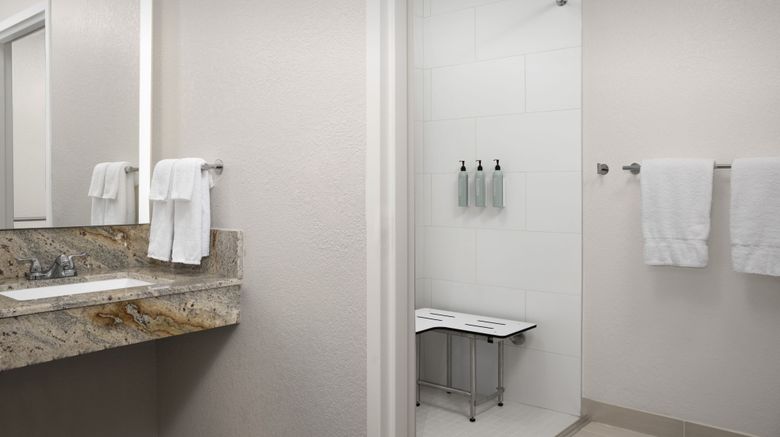<b>Courtyard Orlando East/UCF Area Room</b>. Images powered by <a href="https://www.leonardoworldwide.com/" title="Leonardo Worldwide" target="_blank">Leonardo</a>.