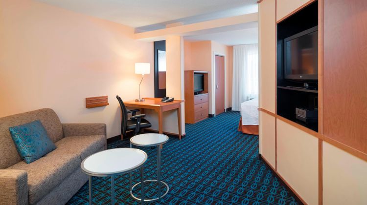 Fairfield Inn & Suites State College Room