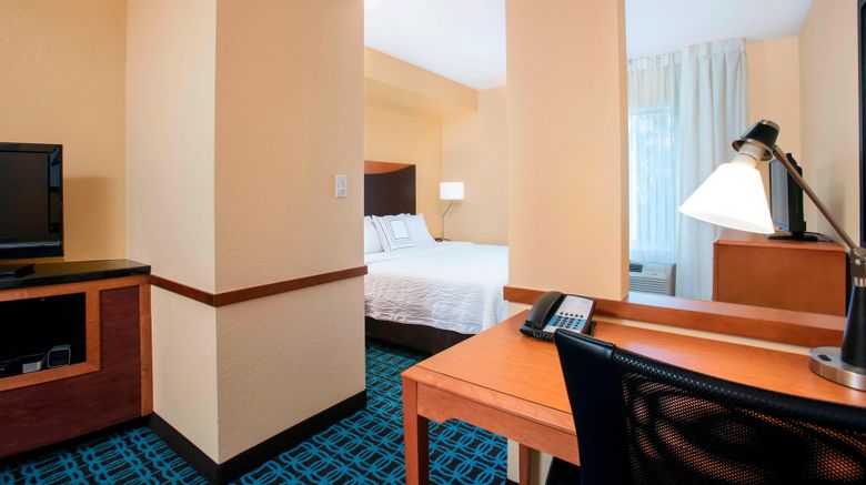 <b>Fairfield Inn & Suites Lakeland Plant Ci Suite</b>. Images powered by <a href="https://www.leonardoworldwide.com/" title="Leonardo Worldwide" target="_blank">Leonardo</a>.