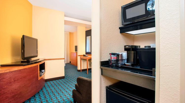 Fairfield Inn & Suites Lakeland Plant Ci Suite