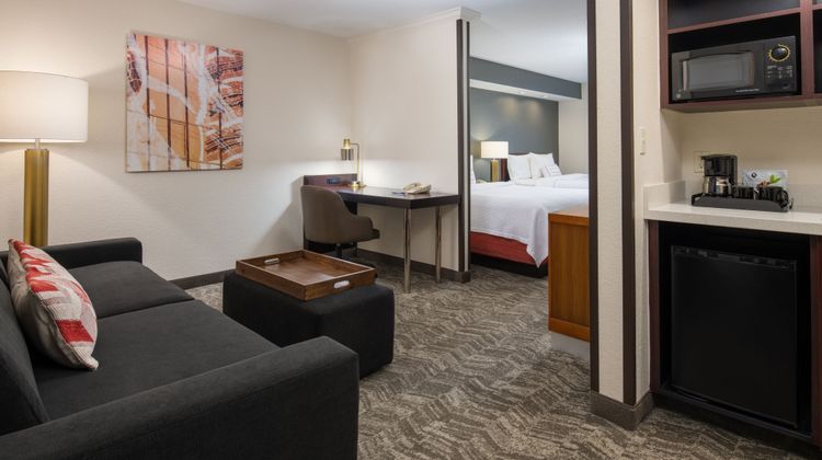 SpringHill Suites Portland Airport Suite