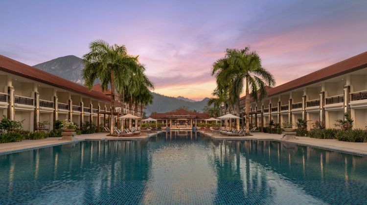Four Points by Sheraton Pool