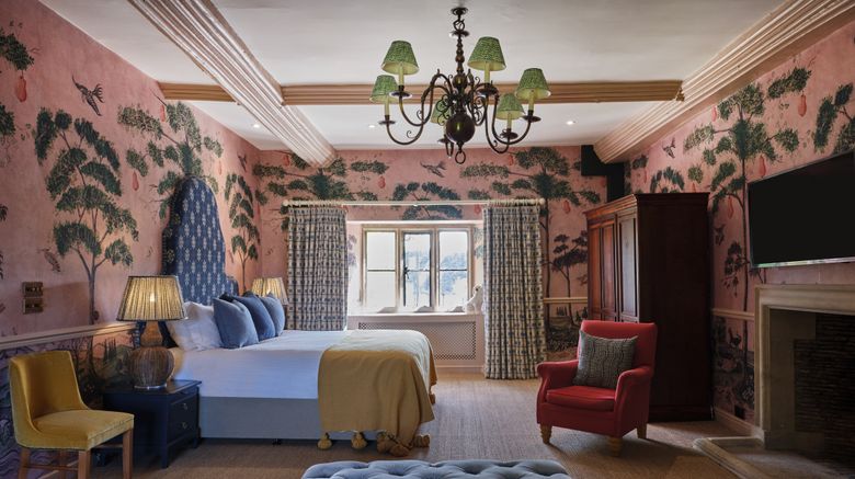 <b>Old Bell Hotel Suite</b>. Images powered by <a href="https://www.leonardoworldwide.com/" title="Leonardo Worldwide" target="_blank">Leonardo</a>.