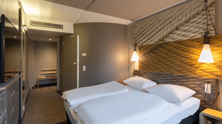 B&B Hotel Wuppertal City Room