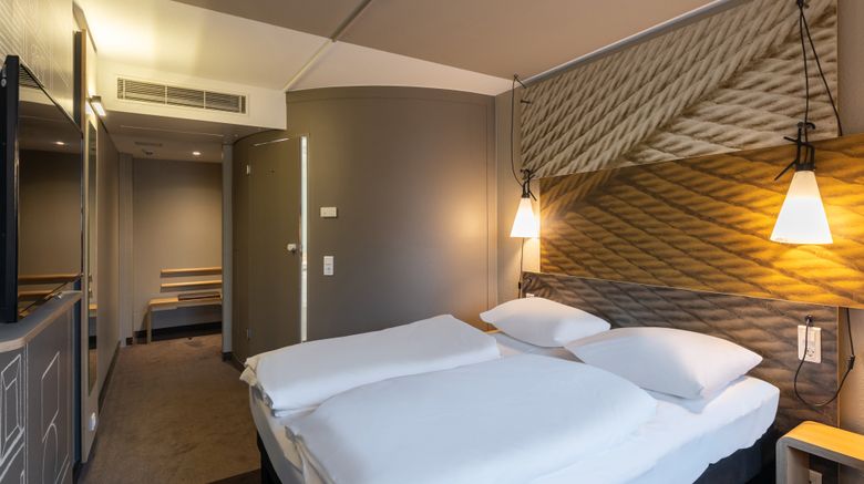 <b>B&B Hotel Wuppertal City Room</b>. Images powered by <a href="https://www.leonardoworldwide.com/" title="Leonardo Worldwide" target="_blank">Leonardo</a>.