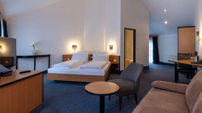 <b>Hotel De Ville Room</b>. Images powered by <a href="https://www.leonardoworldwide.com/" title="Leonardo Worldwide" target="_blank">Leonardo</a>.