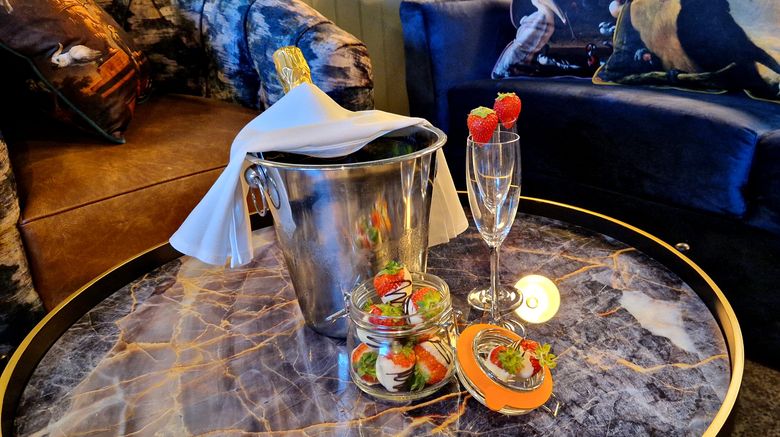 <b>Alderley Edge Hotel Suite</b>. Images powered by <a href="https://www.leonardoworldwide.com/" title="Leonardo Worldwide" target="_blank">Leonardo</a>.