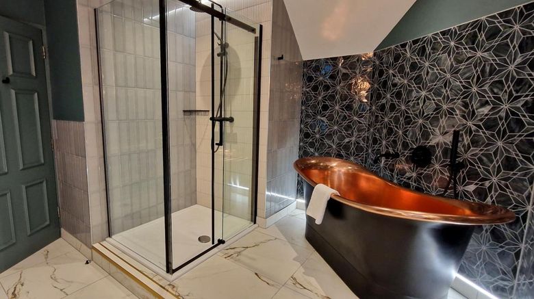 <b>Alderley Edge Hotel Room</b>. Images powered by <a href="https://www.leonardoworldwide.com/" title="Leonardo Worldwide" target="_blank">Leonardo</a>.