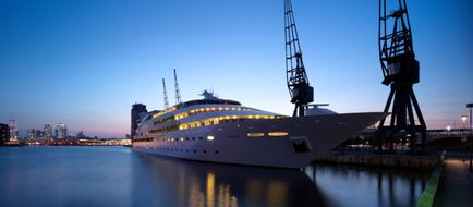 Sunborn Yacht Hotel Exterior