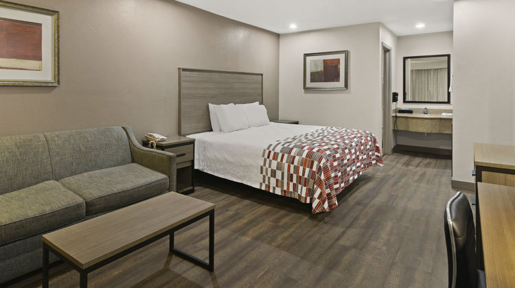 Red Roof Suites Irving–DFW Airport South Room