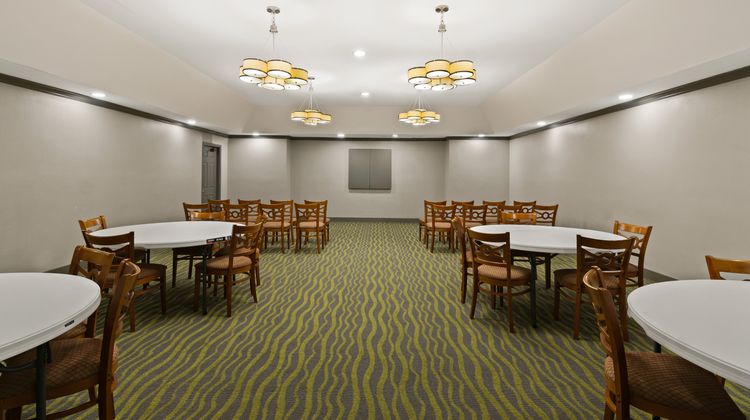 Red Roof Suites Irving–DFW Airport South Meeting