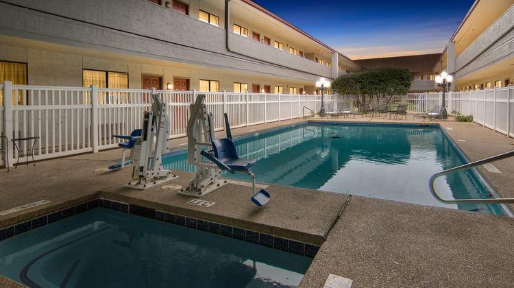 Red Roof Suites Irving–DFW Airport South Pool