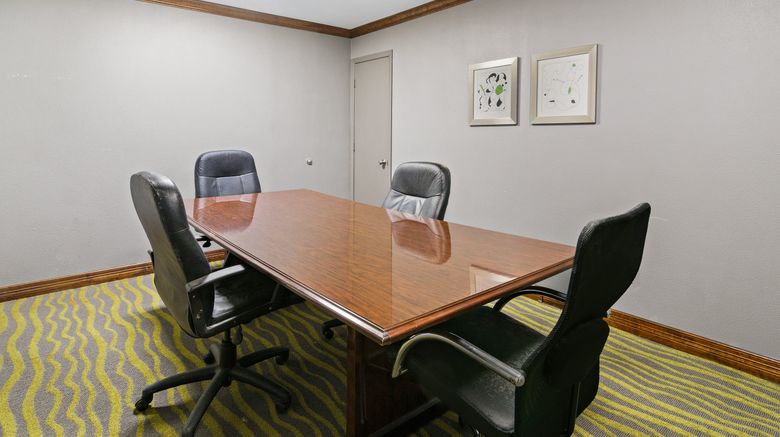<b>Red Roof Suites Irving–DFW Airport South Meeting</b>. Images powered by <a href="https://www.leonardoworldwide.com/" title="Leonardo Worldwide" target="_blank">Leonardo</a>.