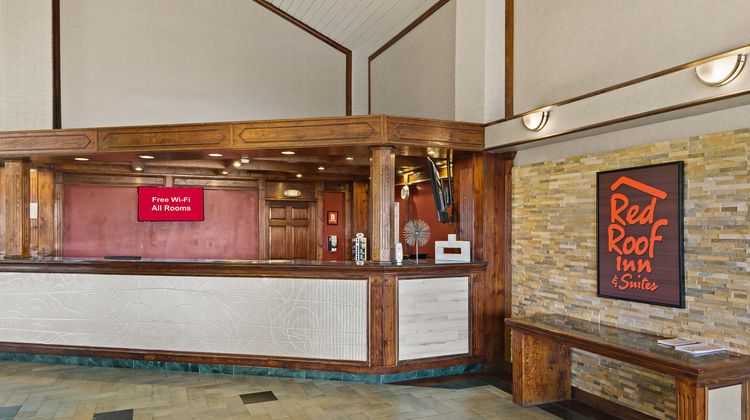 Red Roof Suites Irving–DFW Airport South Lobby