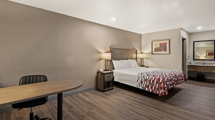 Red Roof Suites Irving–DFW Airport South Suite