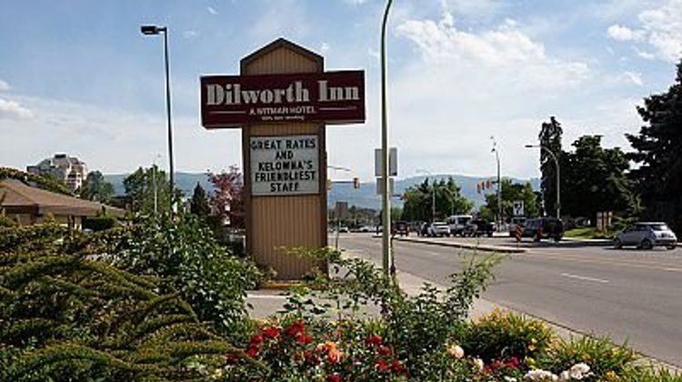 Dilworth Inn Exterior
