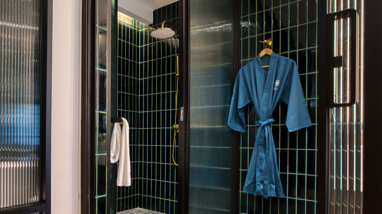 <b>The Luma Hotel Suite</b>. Images powered by <a href="https://www.leonardoworldwide.com/" title="Leonardo Worldwide" target="_blank">Leonardo</a>.