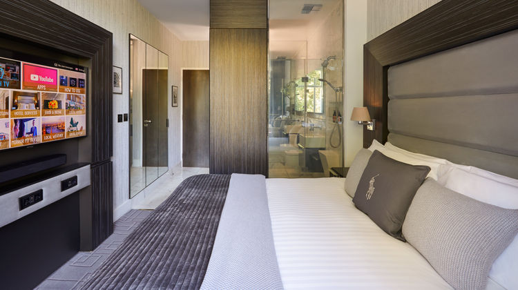Eccleston Square Hotel Room