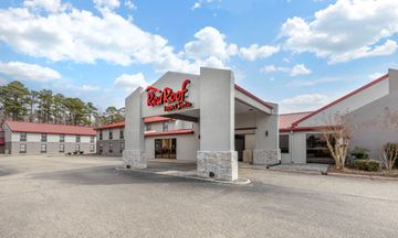 Red Roof Inn & Suites Newport News