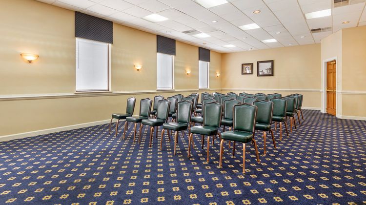 Red Roof Inn & Suites Newport News Meeting
