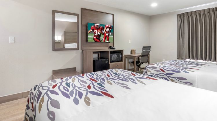 Red Roof Inn & Suites Newport News Room