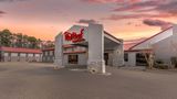 Red Roof Inn & Suites Newport News Exterior