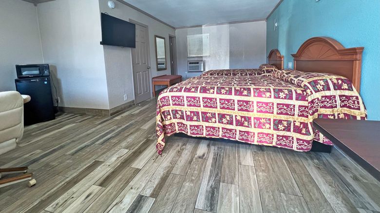 <b>Red Carpet Inn Room</b>. Images powered by <a href="https://www.leonardoworldwide.com/" title="Leonardo Worldwide" target="_blank">Leonardo</a>.