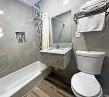 Red Carpet Inn Room