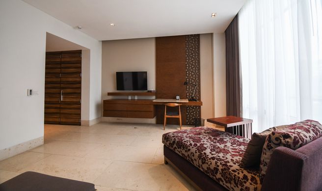 Square Small Luxury Hotel Exterior