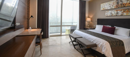 Square Small Luxury Hotel Exterior