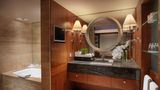 <b>Mandarin Oriental, Hong Kong Room</b>. Images powered by <a href="https://www.leonardoworldwide.com/" title="Leonardo Worldwide" target="_blank">Leonardo</a>.