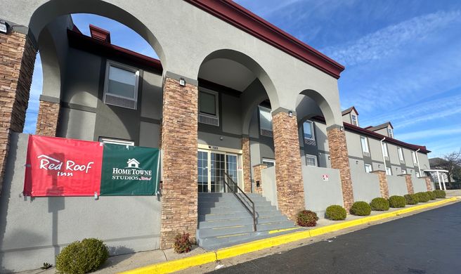 HomeTowne Studios Richmond - W Broad St Exterior