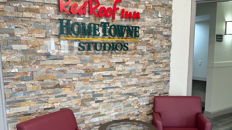 HomeTowne Studios Richmond - W Broad St Lobby