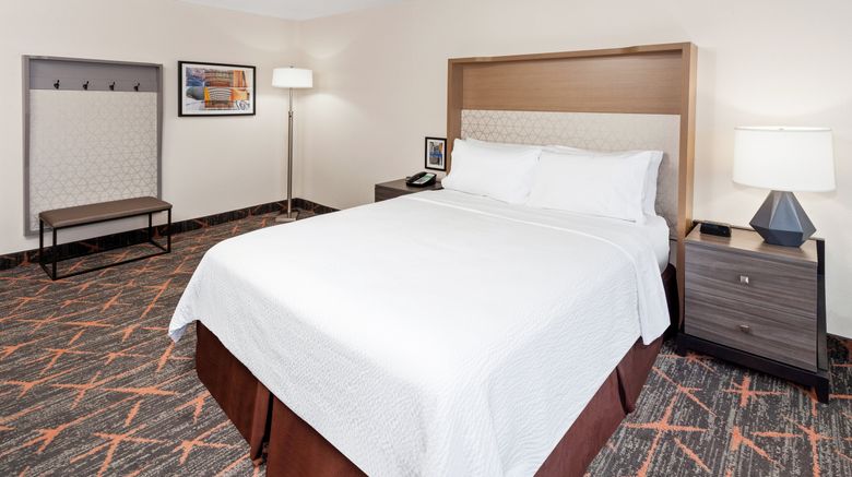 <b>Holiday Inn Oakbrook Room</b>. Images powered by <a href="https://www.leonardoworldwide.com/" title="Leonardo Worldwide" target="_blank">Leonardo</a>.