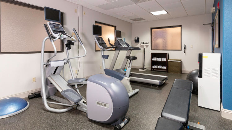 Holiday Inn Express & Suites Airport Health Club