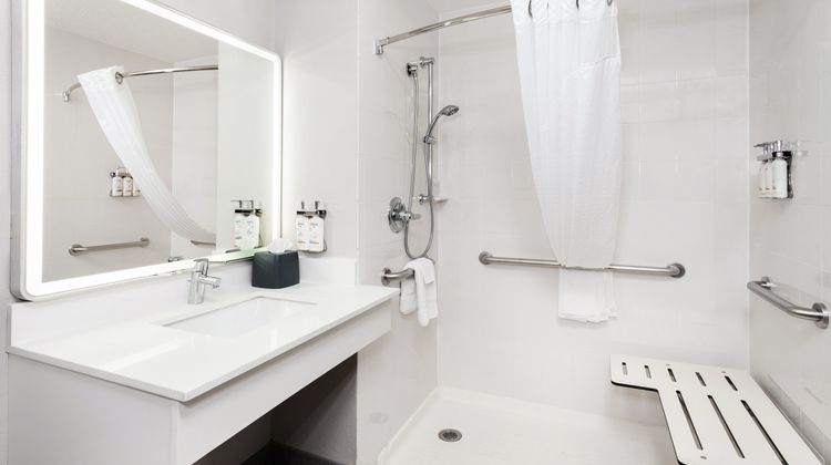 Holiday Inn Oakbrook Room