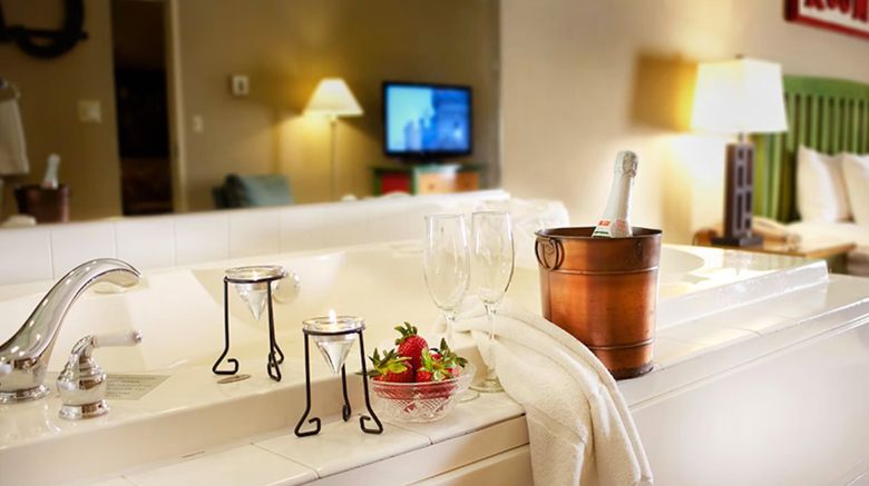 <b>Wildwood Lodge Suite</b>. Images powered by <a href="https://www.leonardoworldwide.com/" title="Leonardo Worldwide" target="_blank">Leonardo</a>.